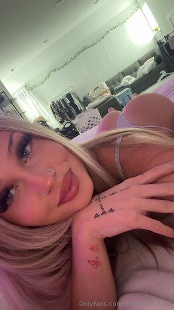 Deanna Lee