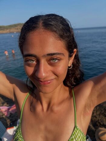 Deba Hekmat