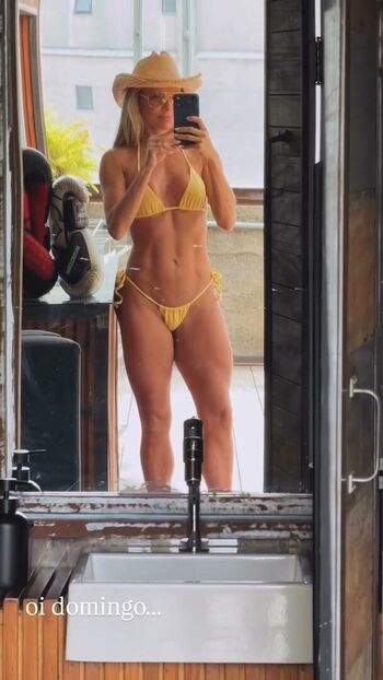 Deborah Secco