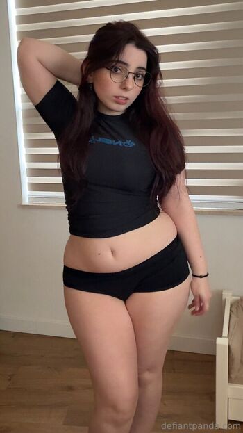 Full leaked Defiantpanda  page private onlyfans photo