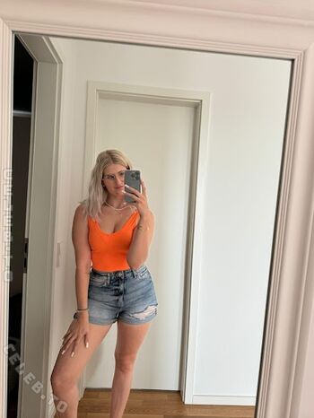 Full leaked Deineemilia private onlyfans photo