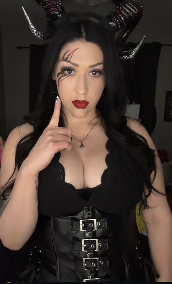 devilkissgigi