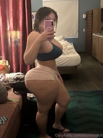 Full leaked Divinexdoll private onlyfans photo