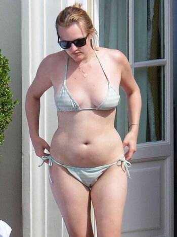 Full leaked Elisabeth moss private onlyfans photo
