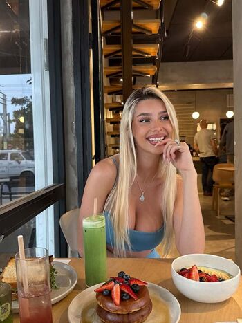 Full leaked Ella netzer page private onlyfans photo