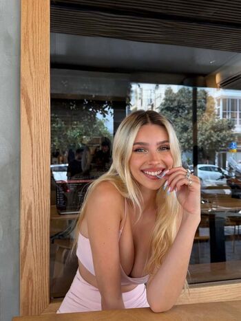 Full leaked Ella netzer page private onlyfans photo