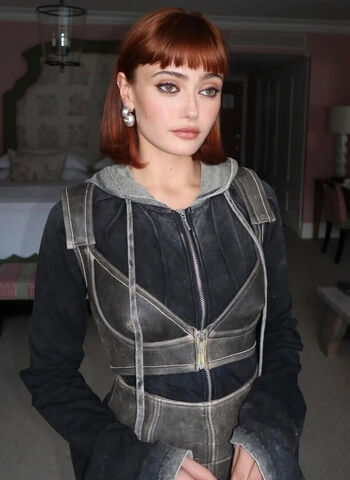 Ella Purnell