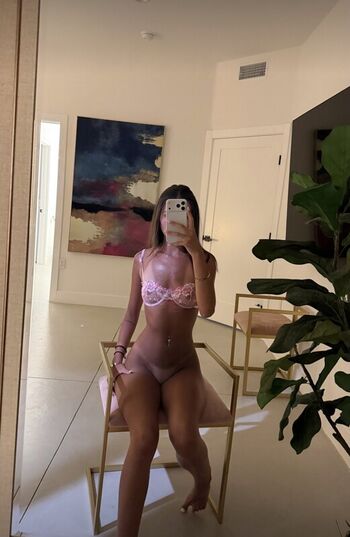 Full leaked Ellapetitee private onlyfans photo