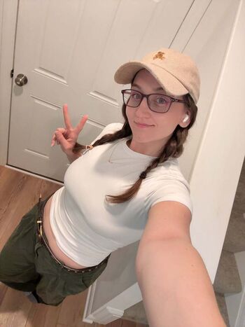 Full leaked Kareeenrobles private onlyfans photo