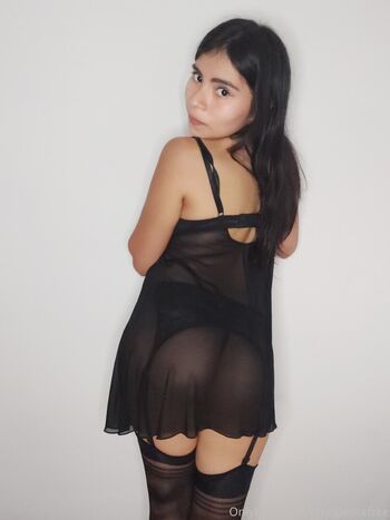 Full leaked Emilipetite page private onlyfans photo