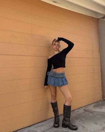 Full leaked Emily kelavos private onlyfans photo