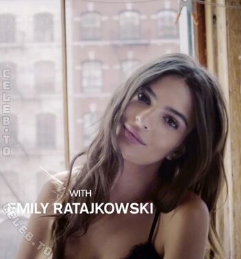 Emily Ratajkowski