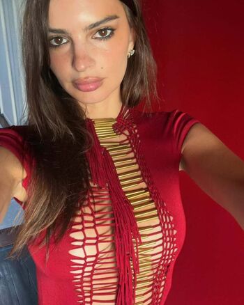 Emily Ratajkowski
