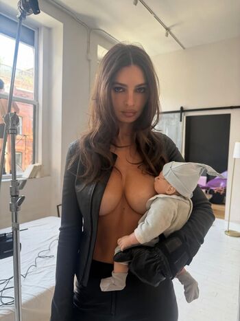 Emily Ratajkowski
