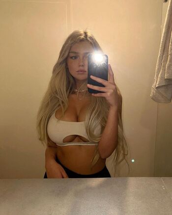 Full leaked Naadine / private onlyfans photo
