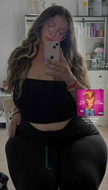 Full leaked Emmamaeh private onlyfans photo