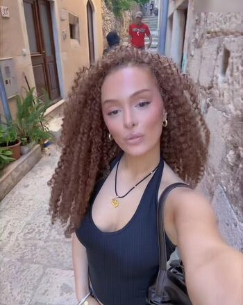 Full leaked Claire castel/ private onlyfans photo