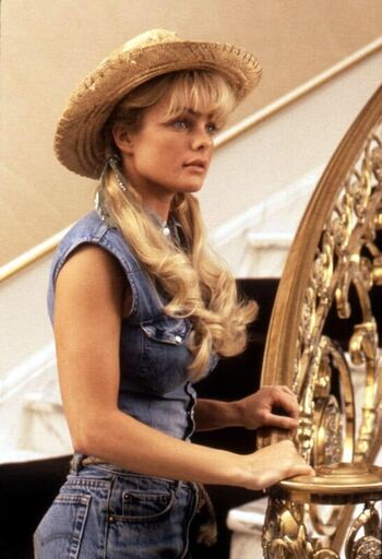 Erika Eleniak