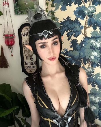 Estella Graves