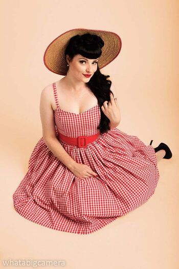 Eva Devore
