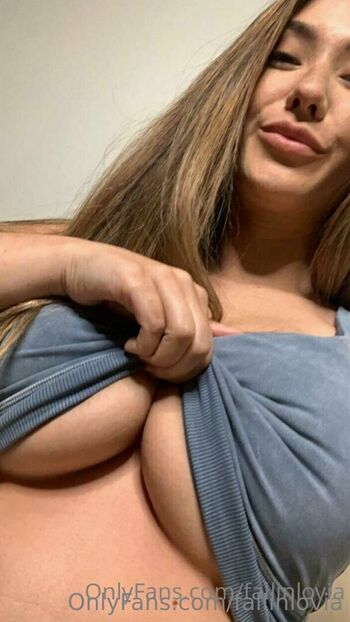 Eva Lovia