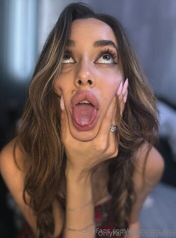 evamoore_vip