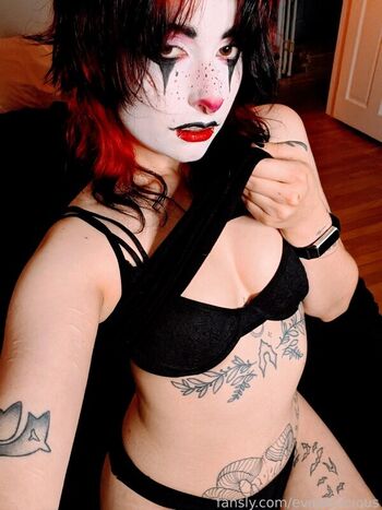Evie Delicious