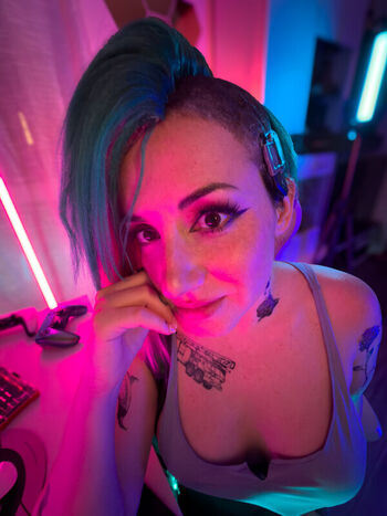 Ezy Summers Cosplay