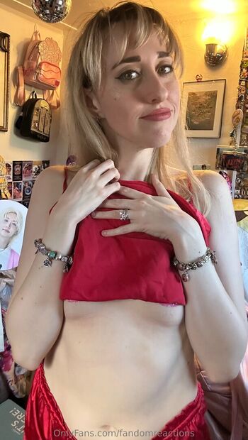 Full leaked Fandomreactions page private onlyfans photo