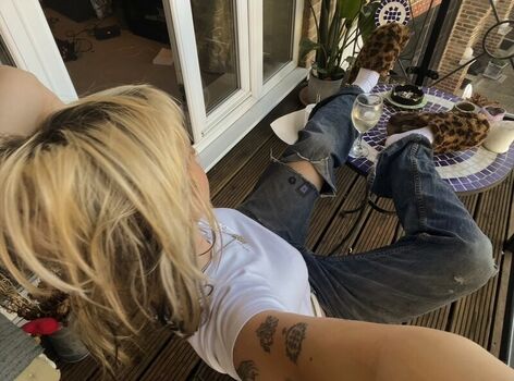 Full leaked Femalien private onlyfans photo