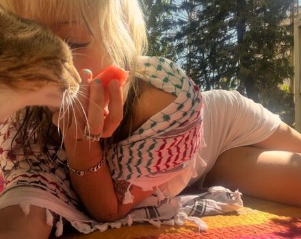 Full leaked Femalien private onlyfans photo