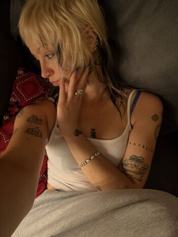 Full leaked Femalien private onlyfans photo