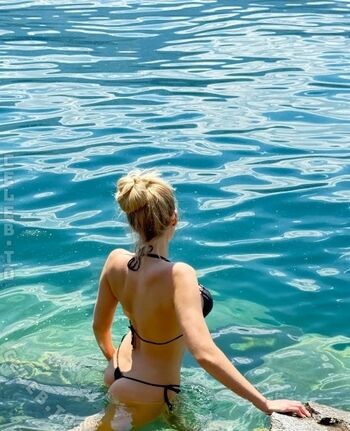 Full leaked Franzi bl page private onlyfans photo