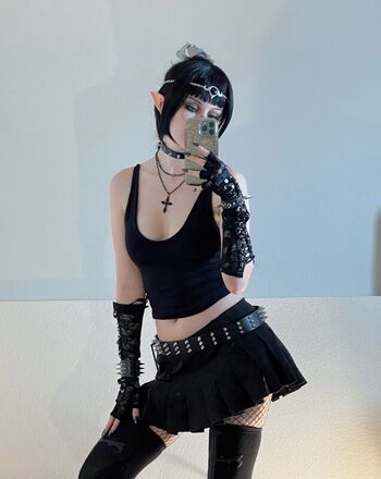 Full leaked Graveghostie private onlyfans photo