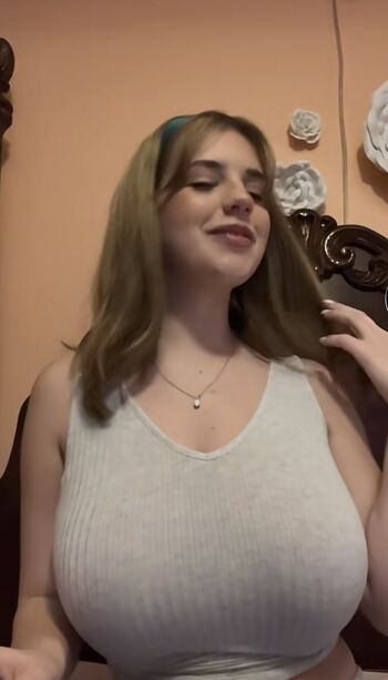 Full leaked Missax/ private onlyfans photo