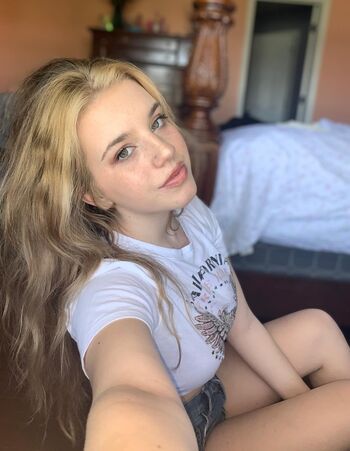 Full leaked Neekolul / private onlyfans photo