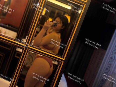 Full leaked Heeheemoon private onlyfans photo