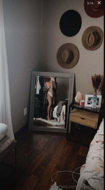 Full leaked Helloimtaratara private onlyfans photo