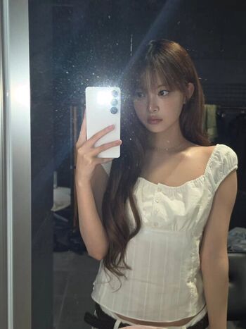 Hong Eunchae 홍은채