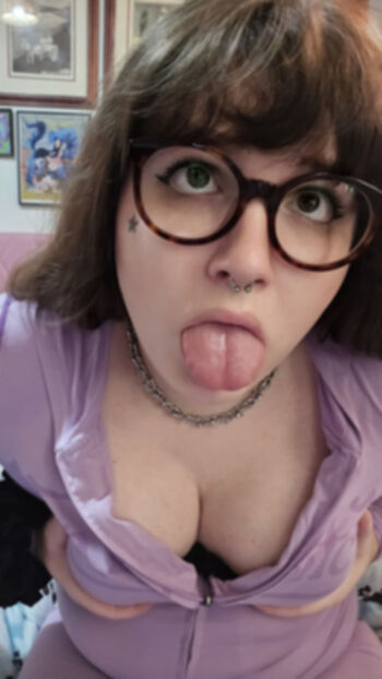 Hotgirldrinksdew
