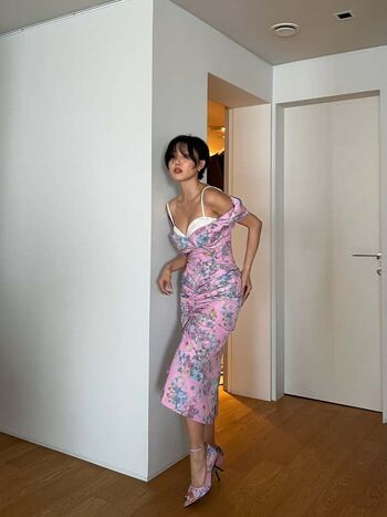 Full leaked Hwasa page private onlyfans photo