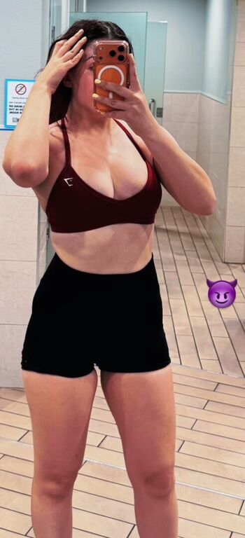 Full leaked Iamsofiabella private onlyfans photo