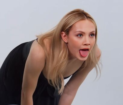 Iris Apatow