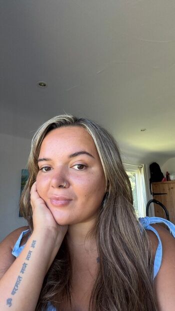 Issy Vine