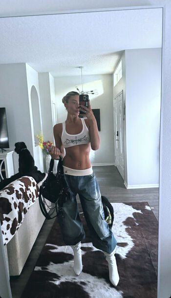 Izzi Dame
