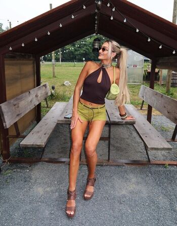 Izzi Dame