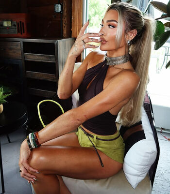 Izzi Dame