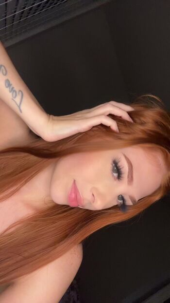 Full leaked Carla leclercq / private onlyfans photo