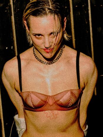 Jehnny Beth
