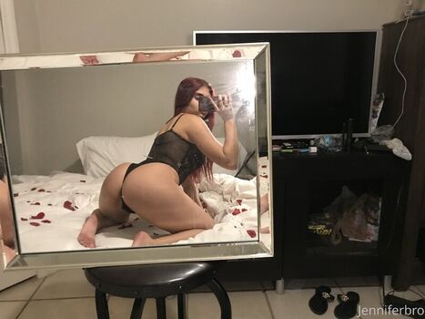 Jennifer_bro